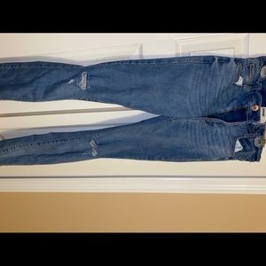 Garage blue wash skinny jean size 3
